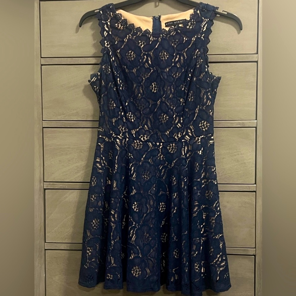 City studio size 9 laced navy blue dress